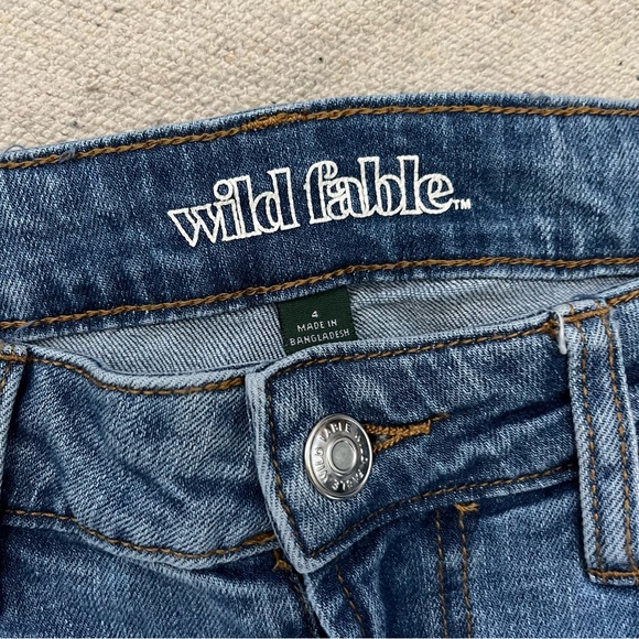 medium wash ripped distressed mom jeans from wild fable by target - Picture 2 of 2